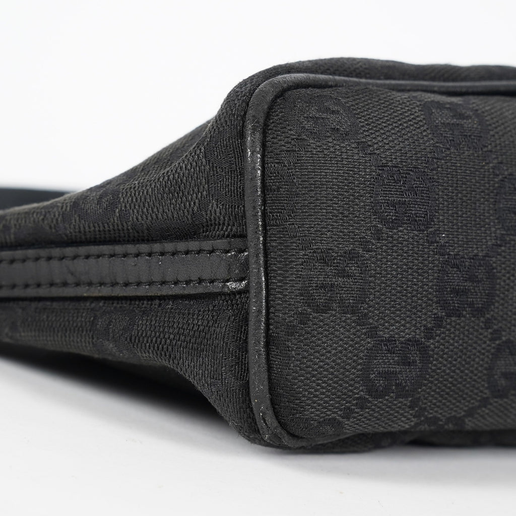 Gucci GG Canvas Boat Pochette Black Shoulder Pouch Bag Vintage Used 08E052090002
