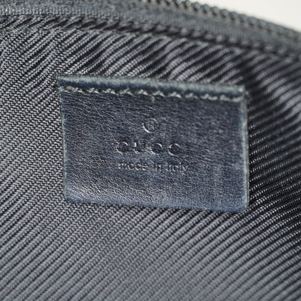 Gucci GG Canvas Boat Pochette Black Shoulder Pouch Bag Vintage Used 08E052090002