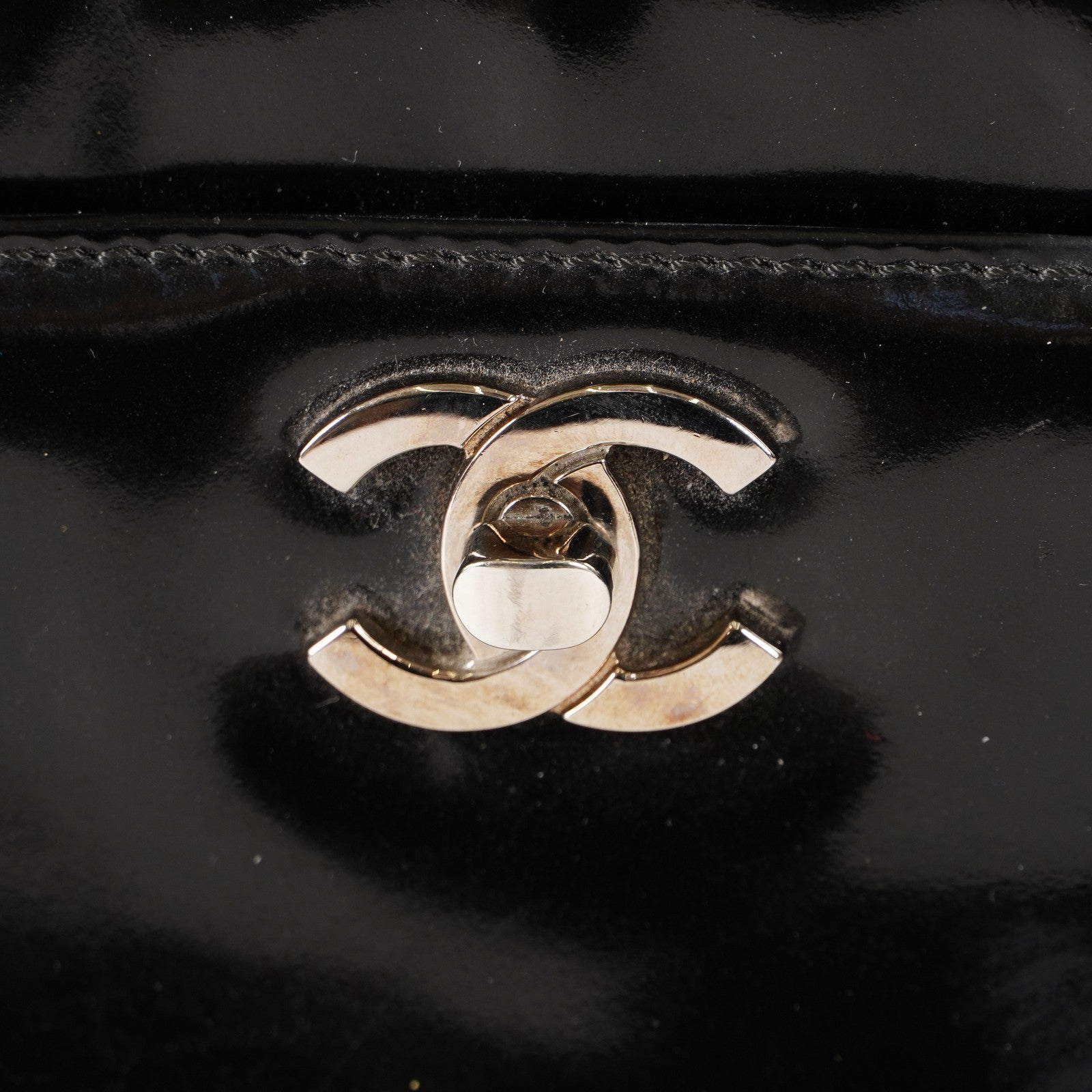 CHANEL CC Logo Chain Shoulder Tote Bag Patent Leather Vintage Black 03E255170011