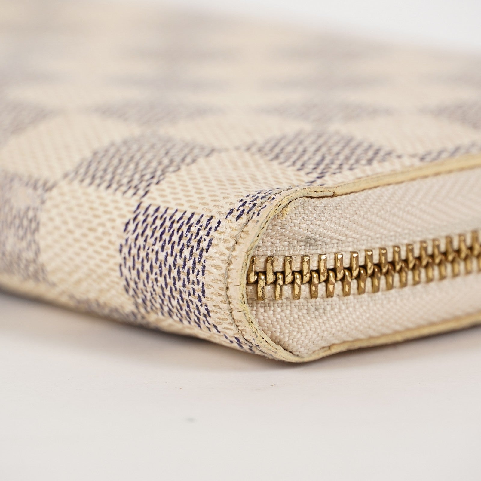 Louis Vuitton Zippy Wallet Damier Azur White Round Long PVC vintage 03T082000009