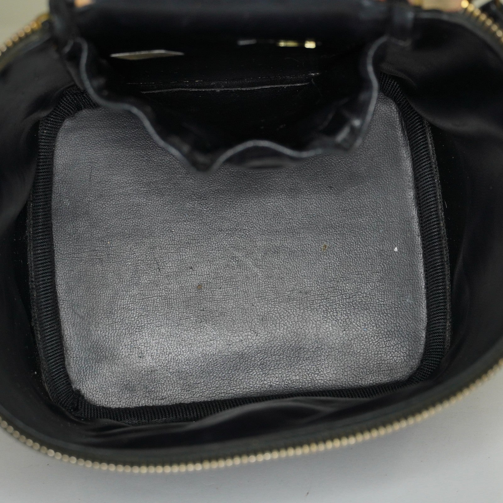 CHANEL Caviar Skin CC Vanity Bag Black Gold Hardware Vintage Case 08E047150002