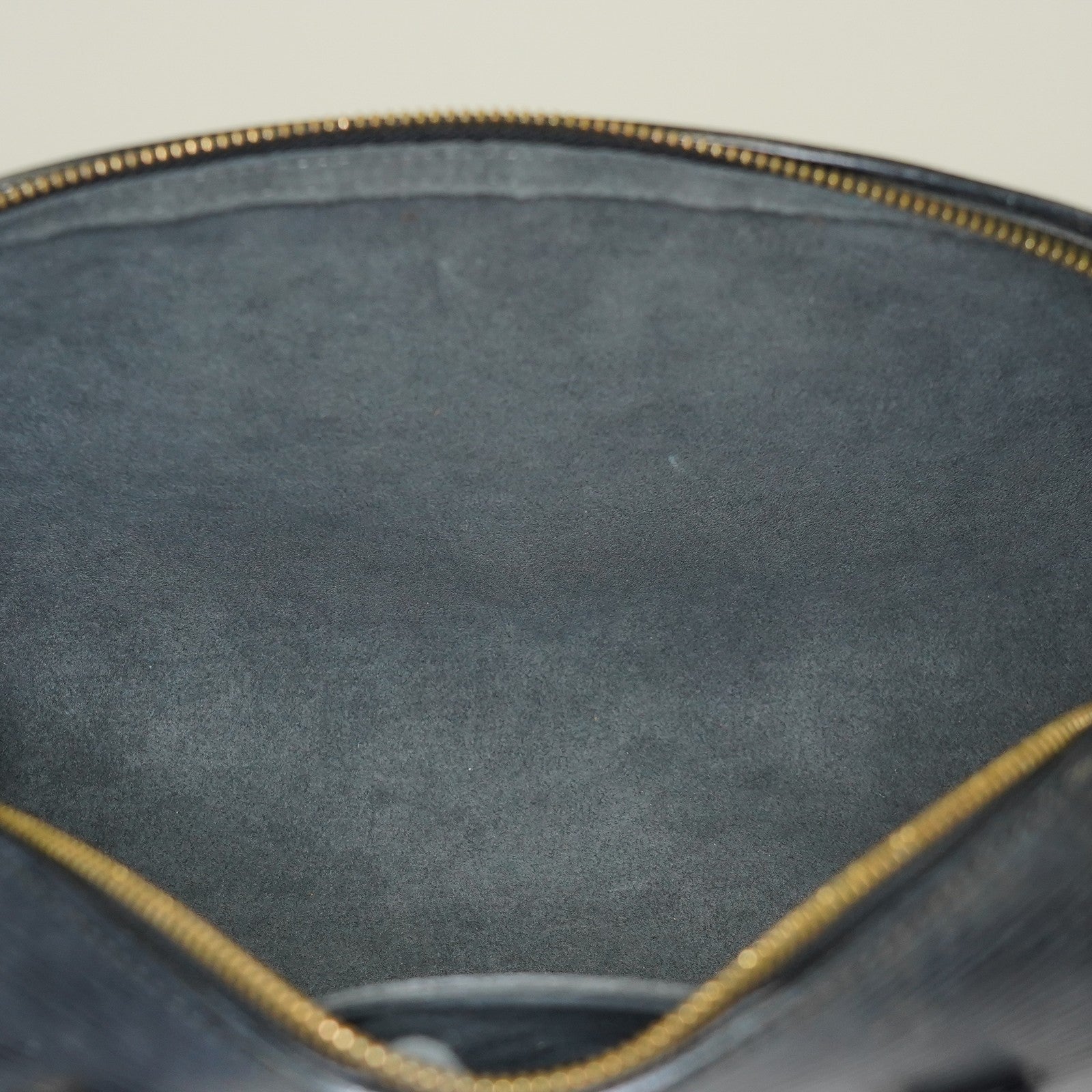 Authentic Louis Vuitton Epi Soufflot Bag Toledo vintage M52225 05E225720029