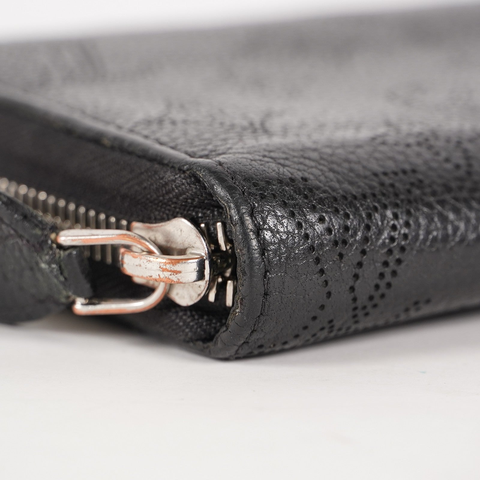 Louis Vuitton Monogram Mahina Zippy Zip-Around Wallet M61867 Noir 03T022500009