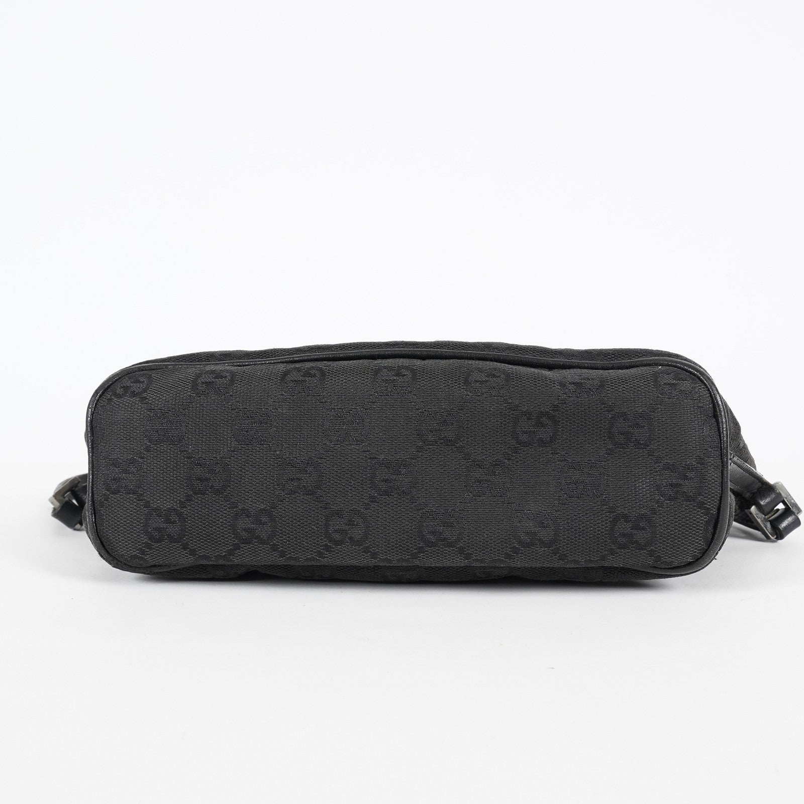 Gucci GG Canvas Boat Pochette Black Shoulder Pouch Bag Vintage Used 08E052090002